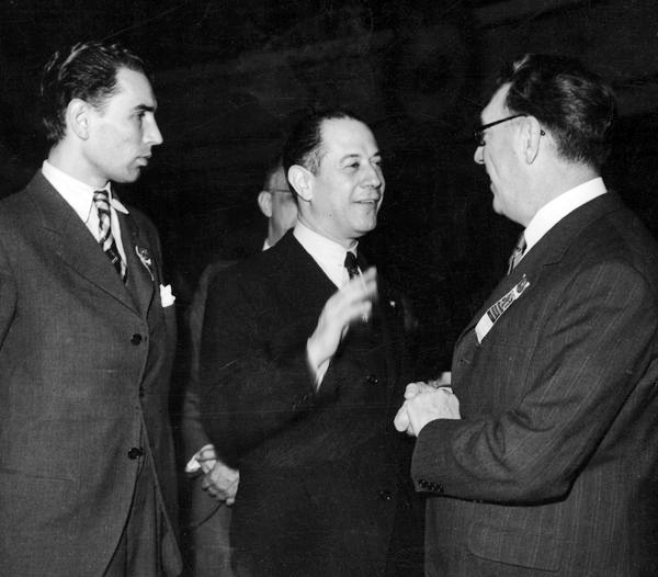 Porat Foerder, Capablanca y Czerniak en la Olimpiada de Buenos Aires, 1939. Foto cortesía del Archivo General de la Nación, No. de inventario 135425.